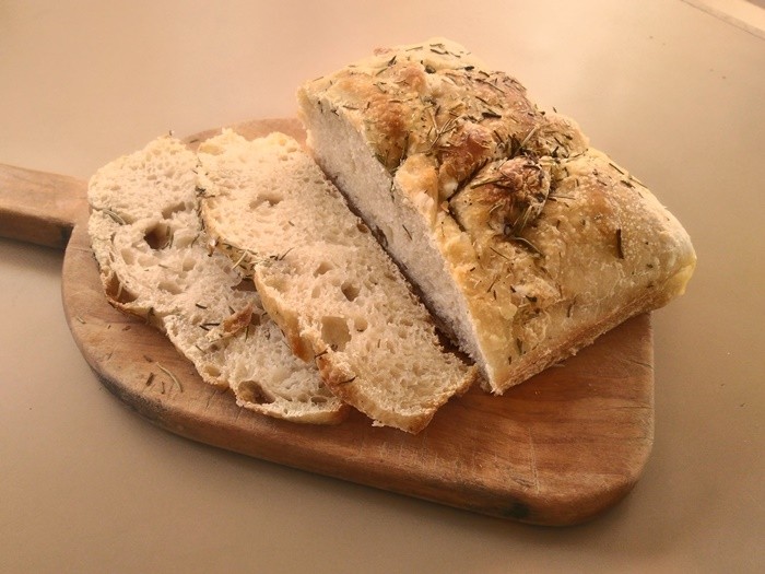 "Focaccia com fermento ` levain `e um......" de Decio Badari