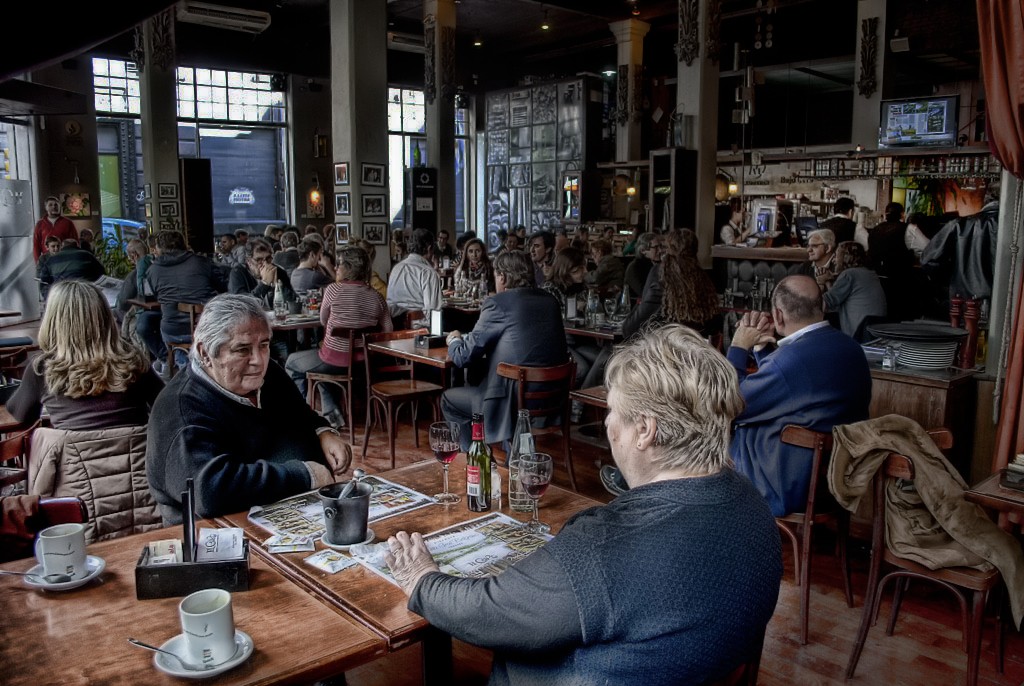 "Bar El Cairo" de Hans W. Muller