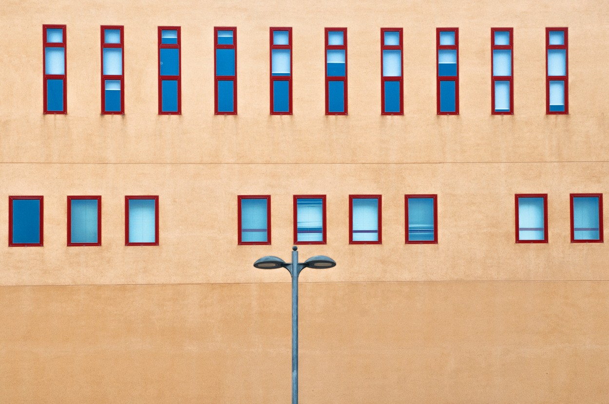 "Ventanas y farola" de Francisco Jos Cerd Ortiz