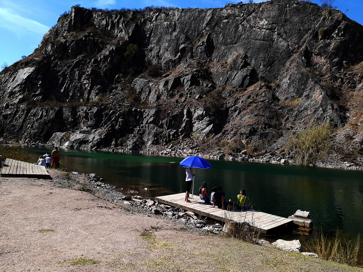 "Dique Dumesnil y Laguna azul" de Stella Maris Kippke