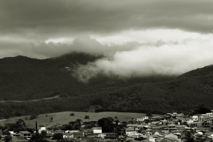 "Assim comeou o dia, e as chuvas chegaram........" de Decio Badari