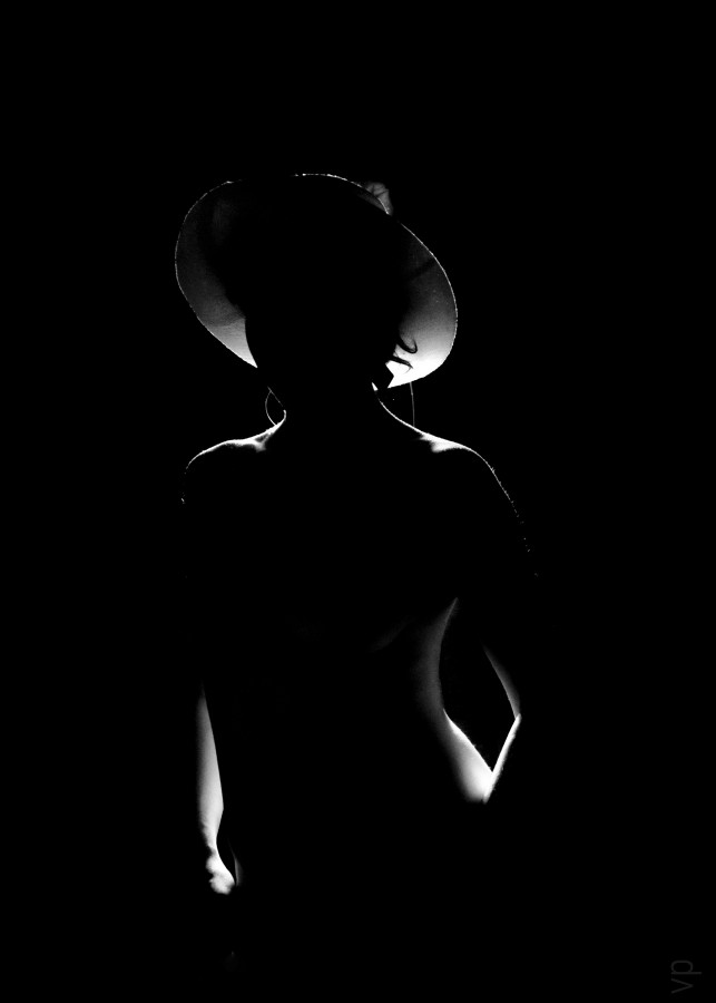 "Mujer con sombrero" de Oscar Vazquez Paz