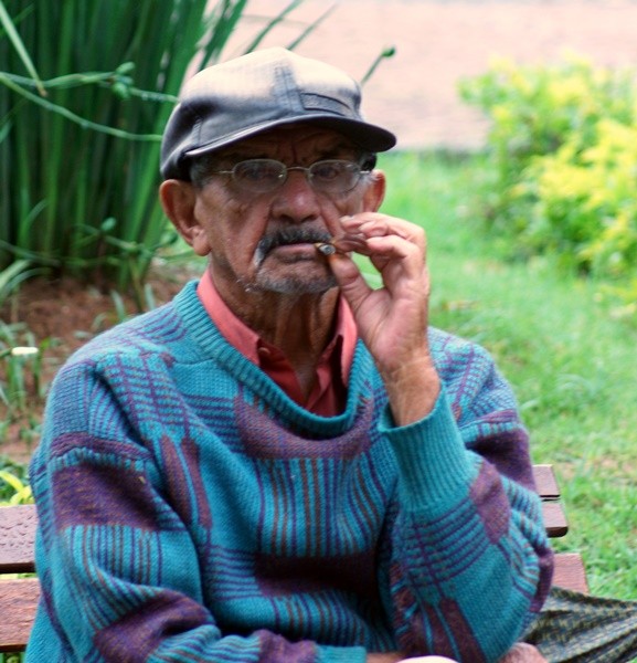 "O olhar, o momento e seus pensamentos...ler" de Decio Badari