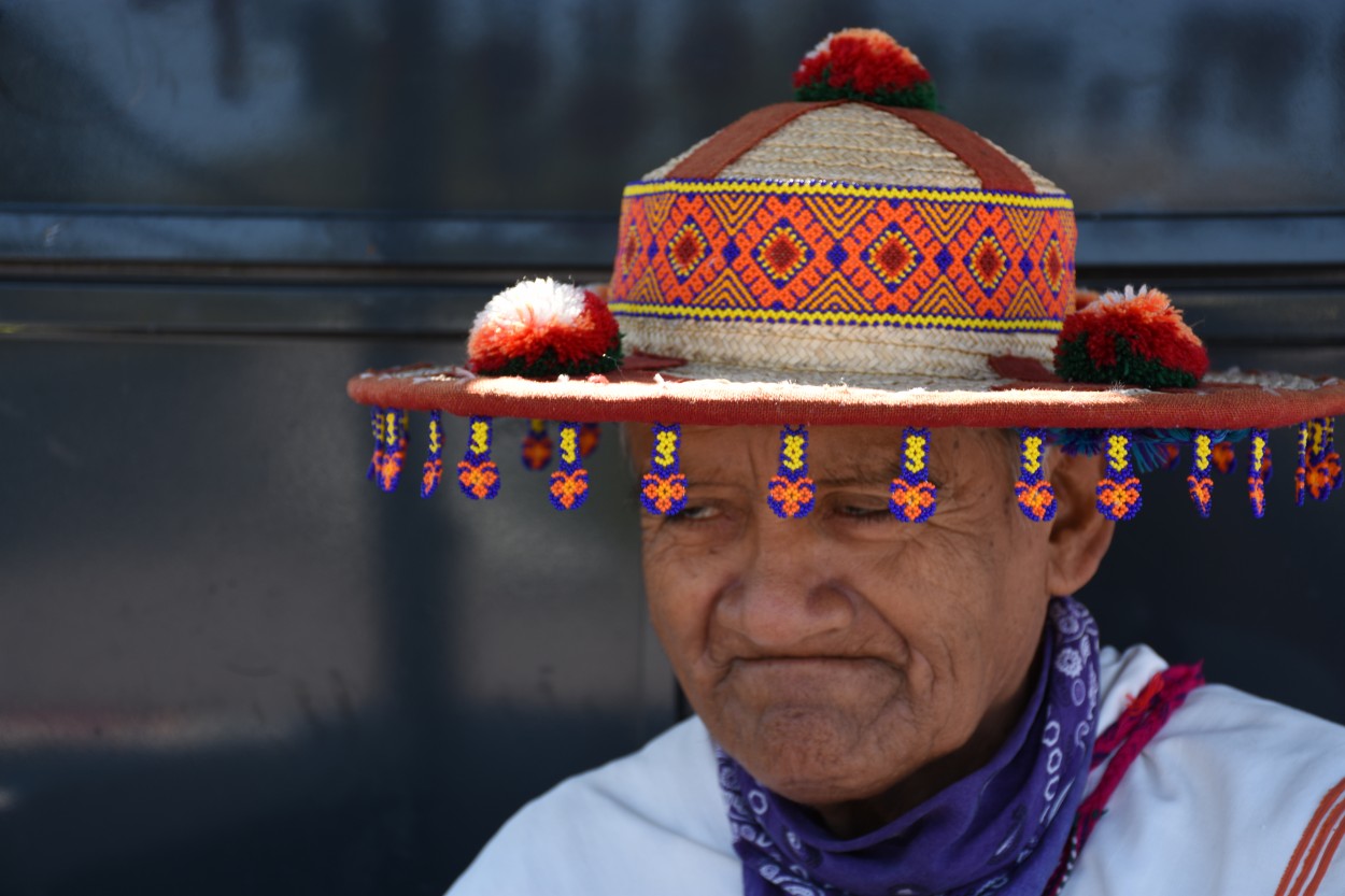 "El sombrero" de Rosario Cota