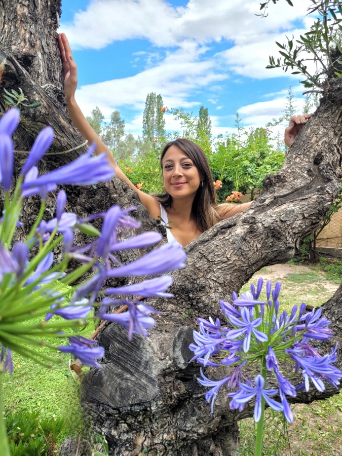 "Sonrisa y flores" de Ruth Saavedra