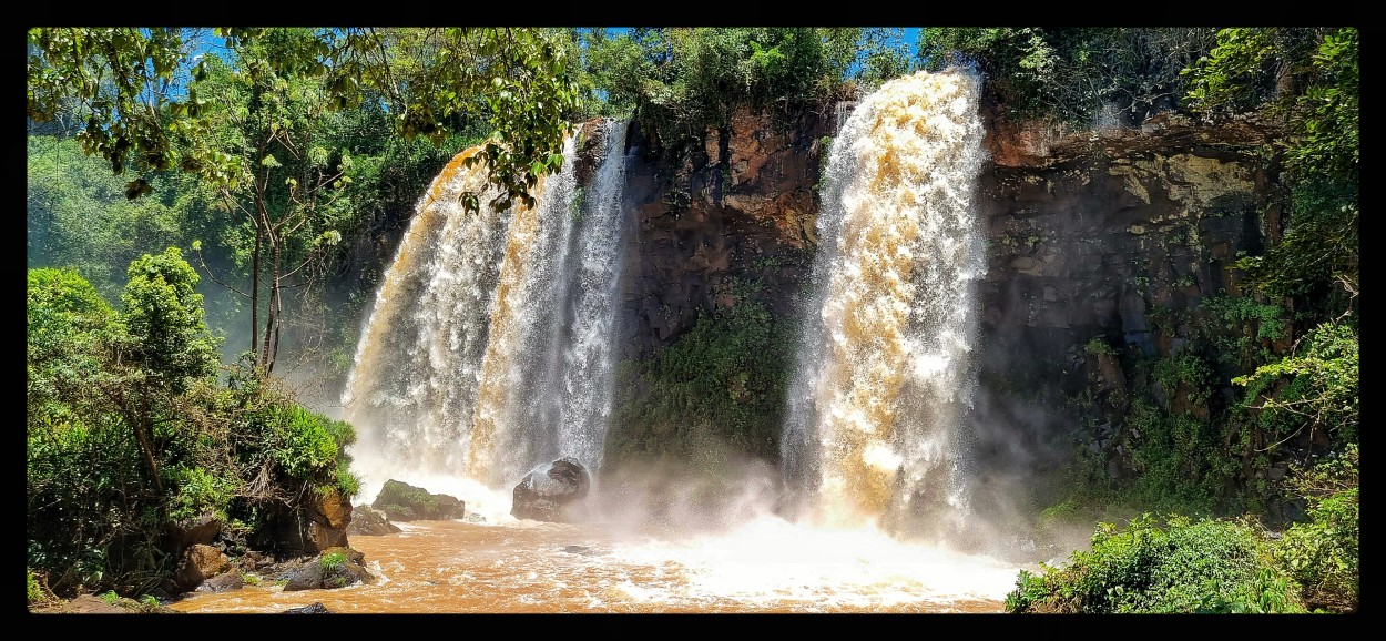 "Salto Dos Hermanas" de Oscar Cuervo