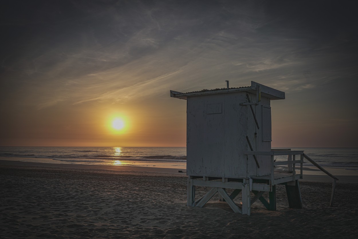 "Amanecer en la playa" de Marcelo Hermida Cores