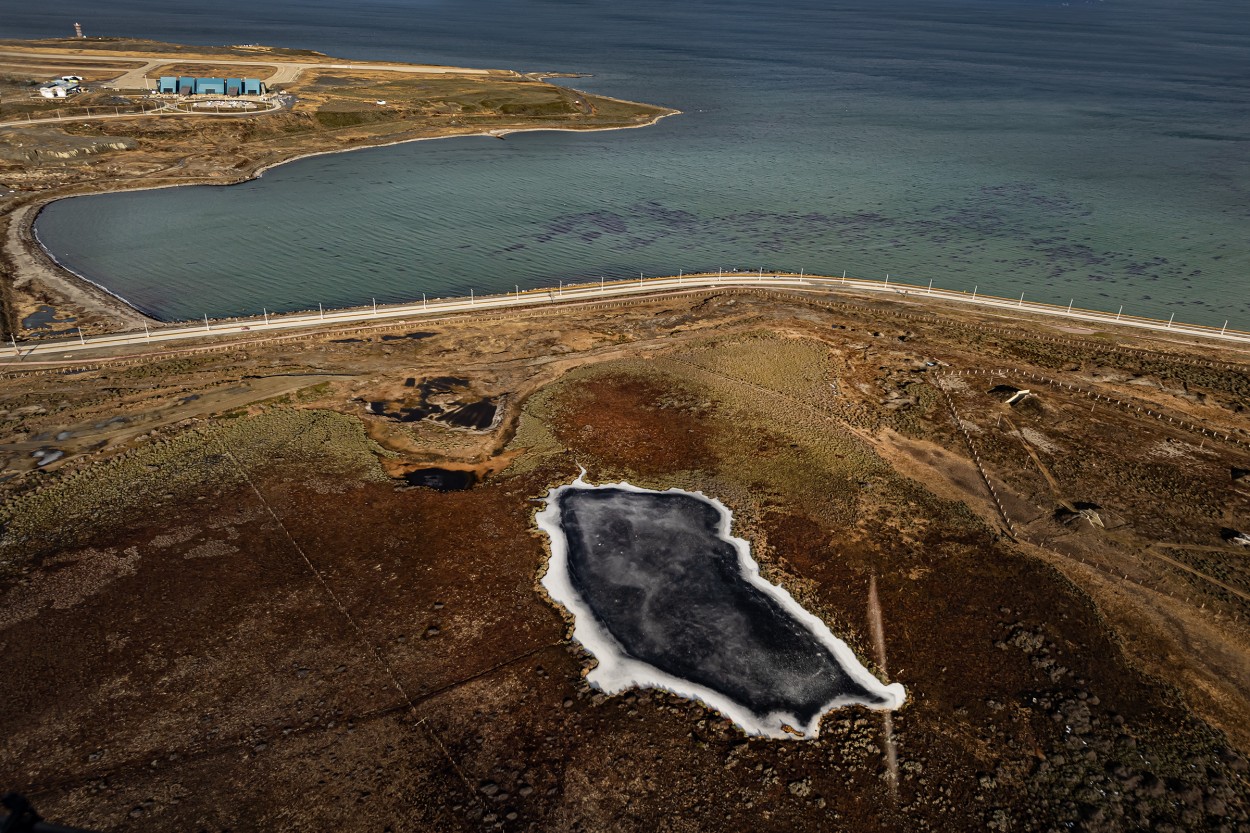 "`Laguna congelada, Ushuaia.`" de Carlos Cavalieri