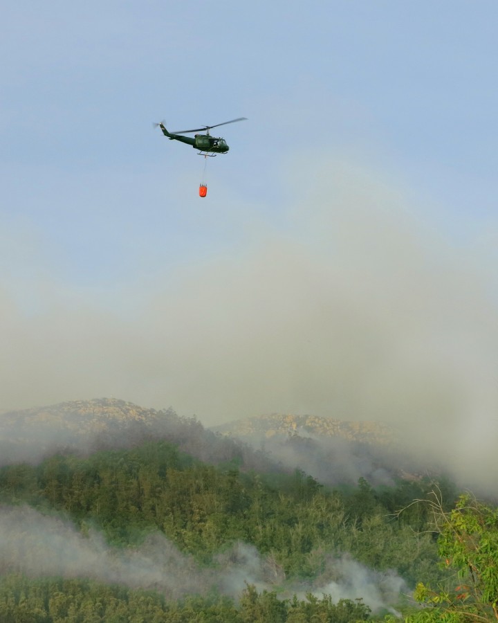 "Apagando incendios, crnica de una tragedia 1" de Carlos Olivares