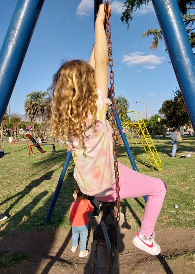 "La plaza, un lugar para compartir" de Susana Aguzzi