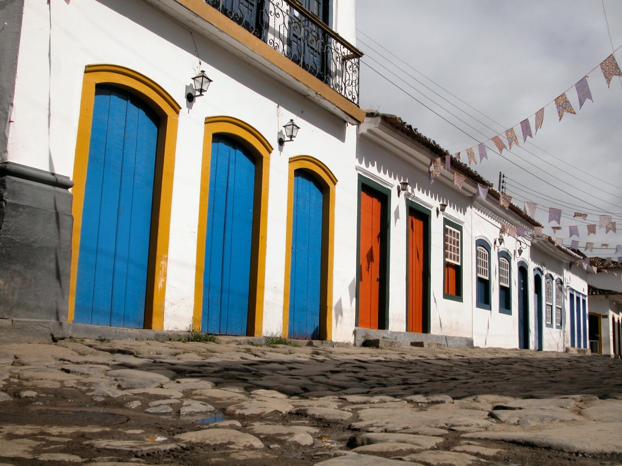 "Paraty R.J., arquitetura e suas cores...ler" de Decio Badari