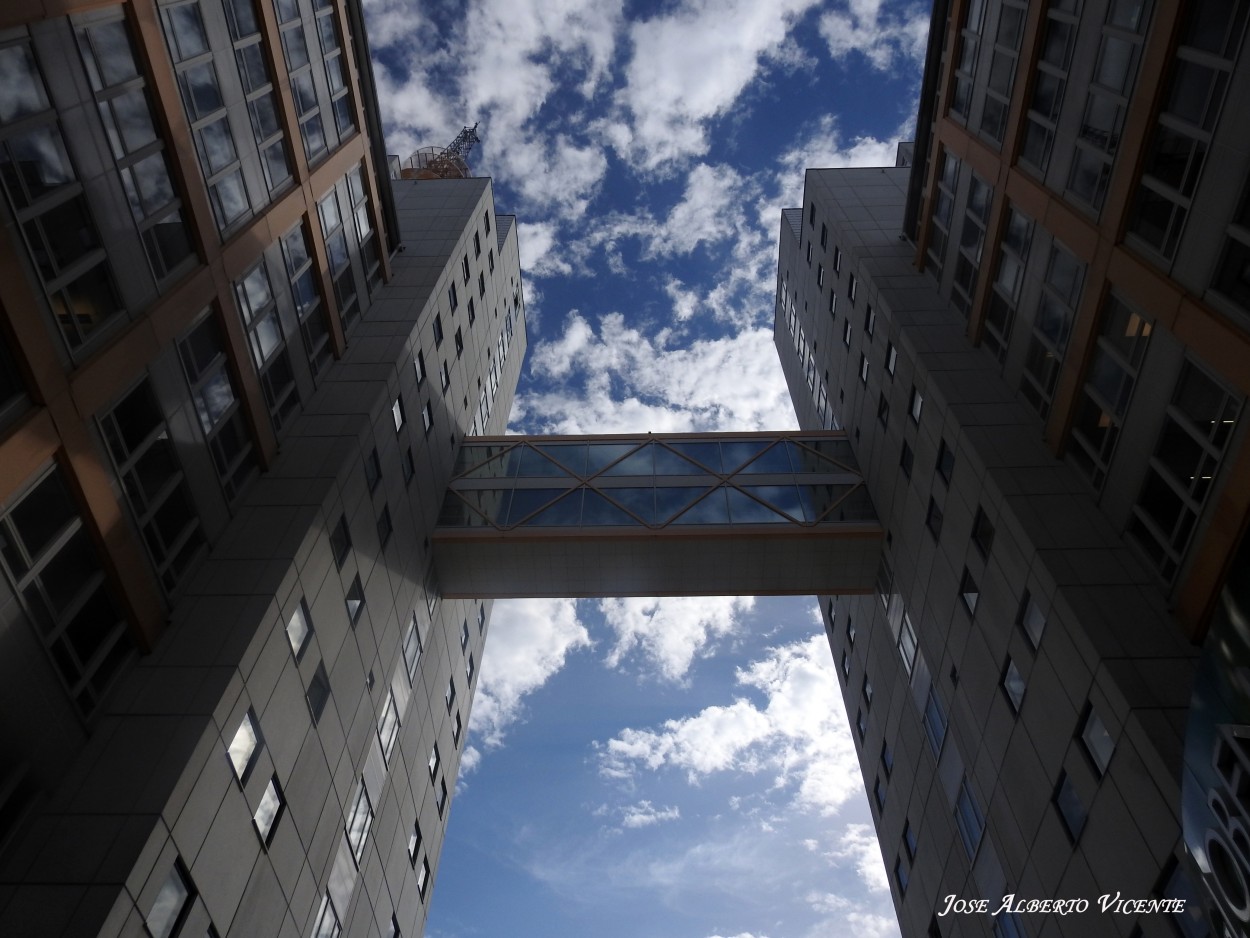 "como tocando el cielo" de Jose Alberto Vicente