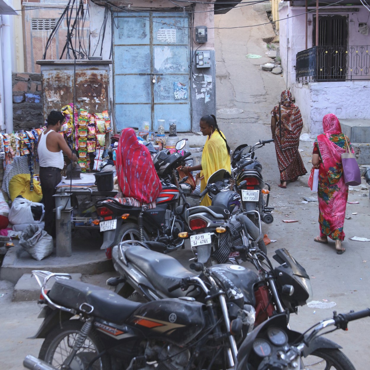 "Un callejn de Jodhpur." de Francisco Luis Azpiroz Costa