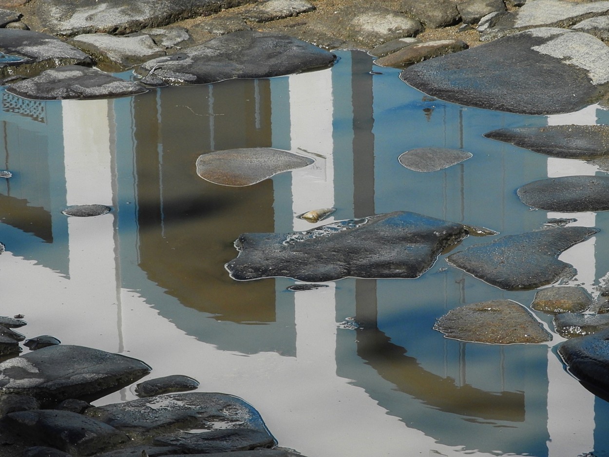 "Reflexos de Paraty R.J., o calamento chamado de.." de Decio Badari