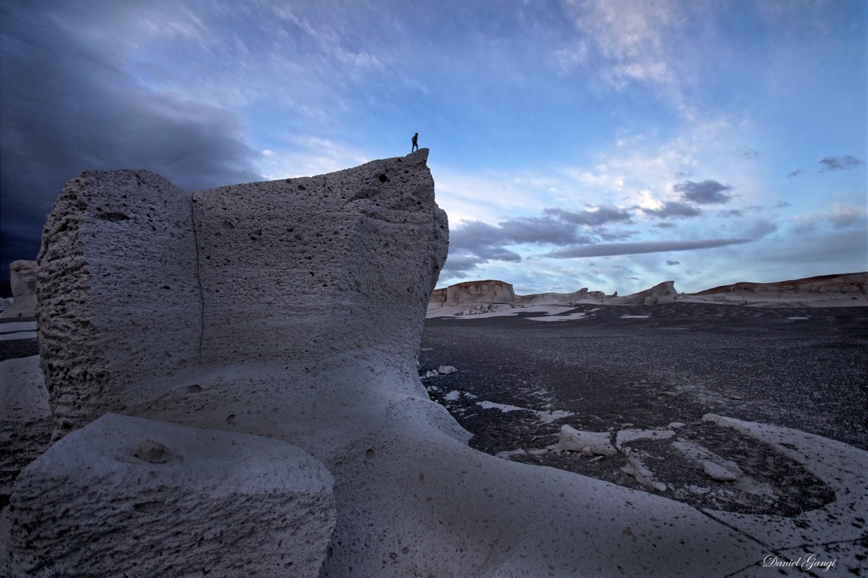 "Otro mundo...(Campo de piedra pmez/Catamarca)" de Alberto Daniel Gangi