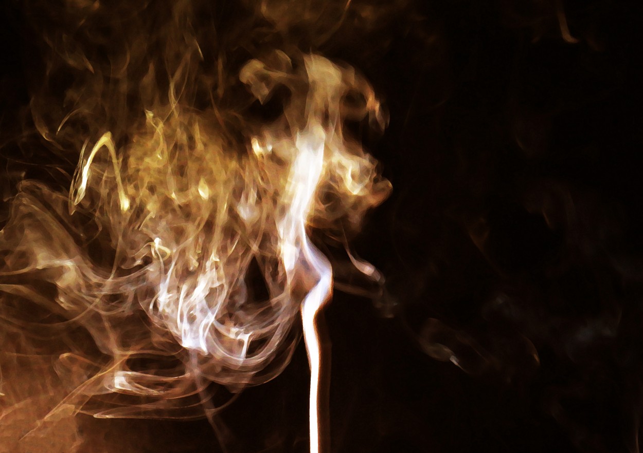 "`Danza de humo`" de Iris Elizabeth Scotto