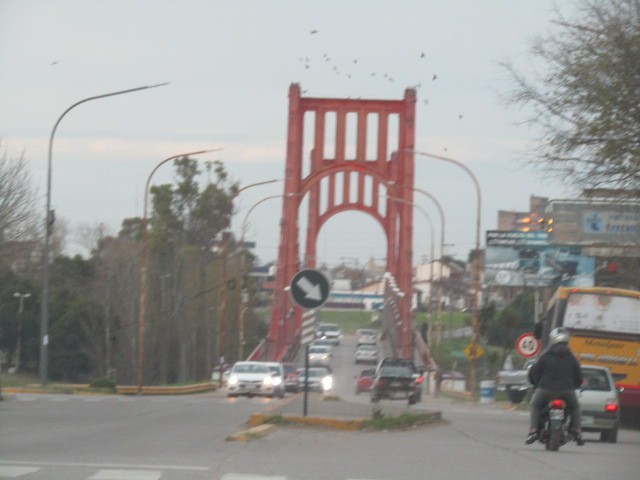 "Puente colgante Necochea Quqequen " de Miguel Angel Palermo