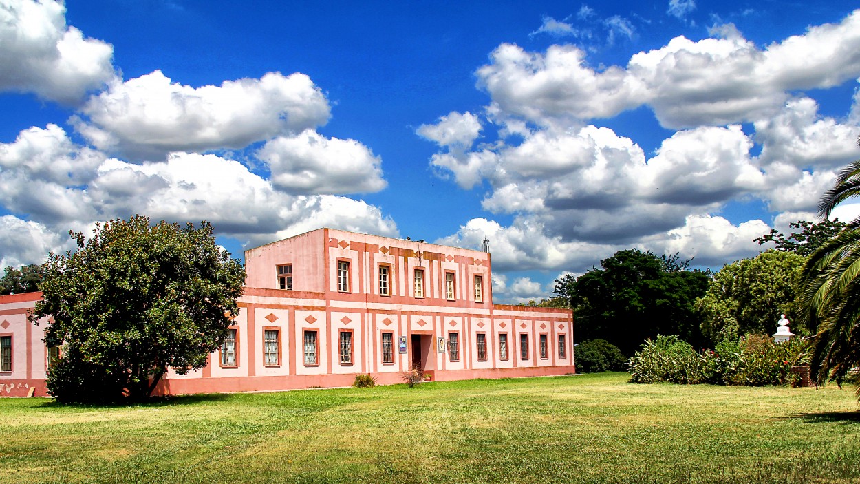 "Escuela Agrotcnica de Don Bosco" de Juan Carlos Barilari