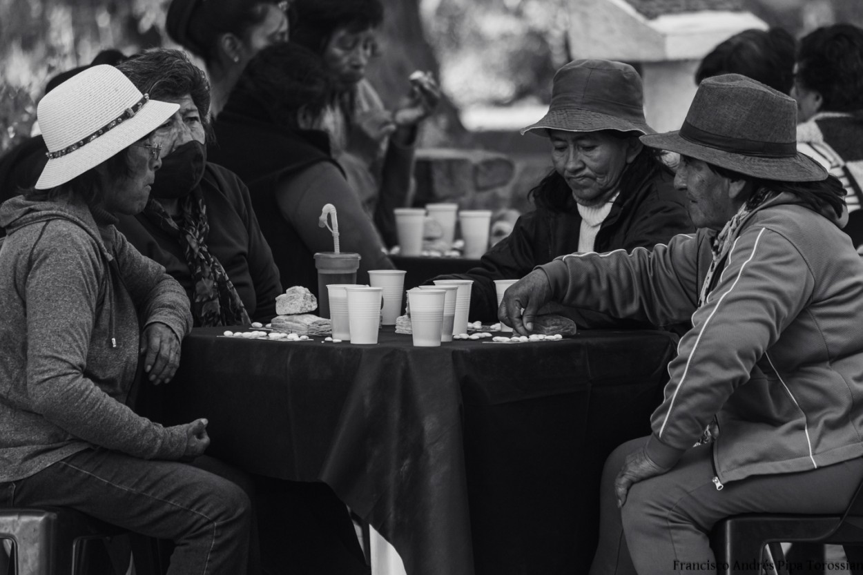 "Tarde de bingo y amigas" de Francisco Andres Torossian