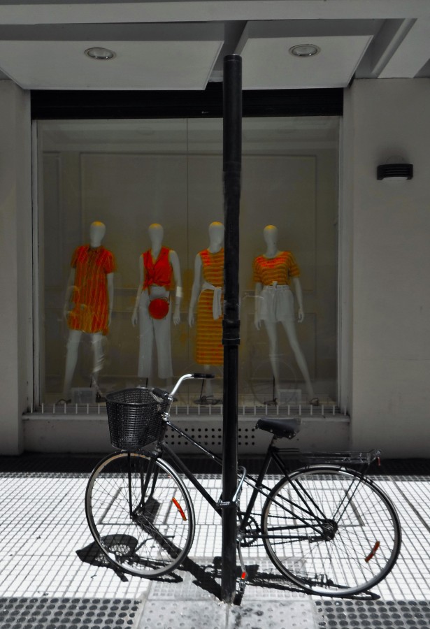"La bici y la moda" de Americo Rosa Pombinho