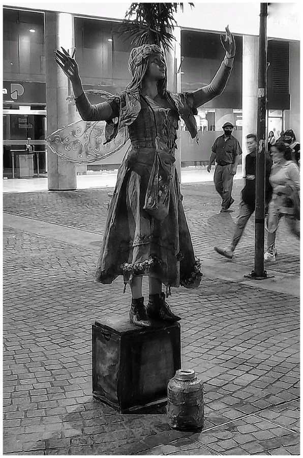 "Duende en la Peatonal" de Roberto Guillermo Hagemann