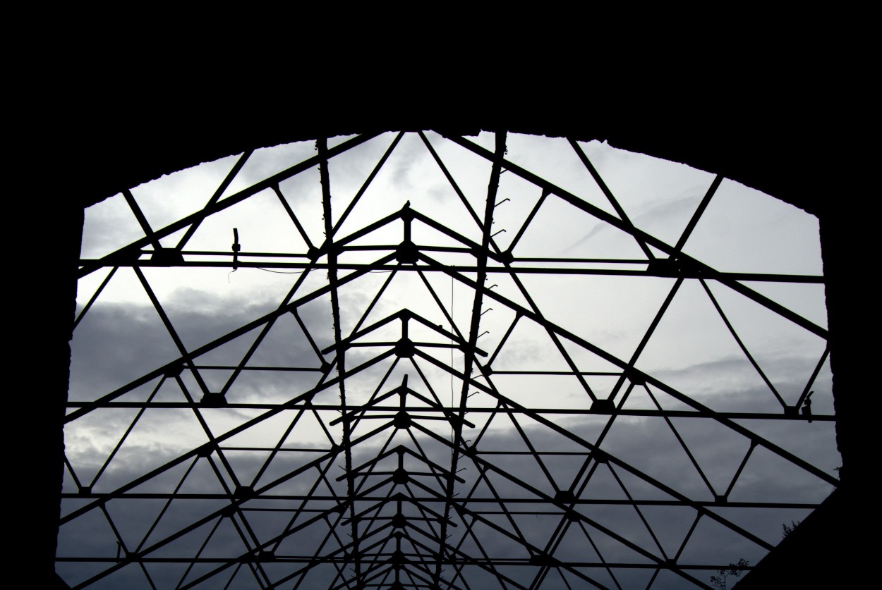 "estructura metalica" de Ruben Armando Segovia