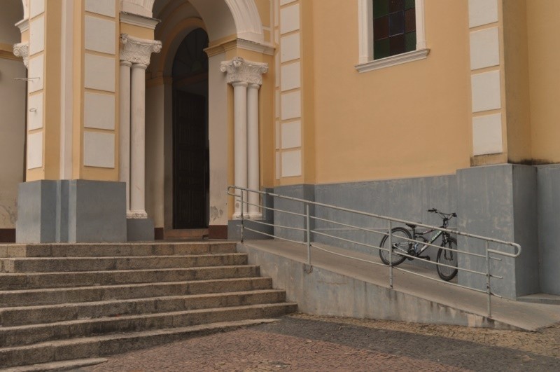 "Manh de domingo, `Santa Missa ` ou v de bike...." de Decio Badari