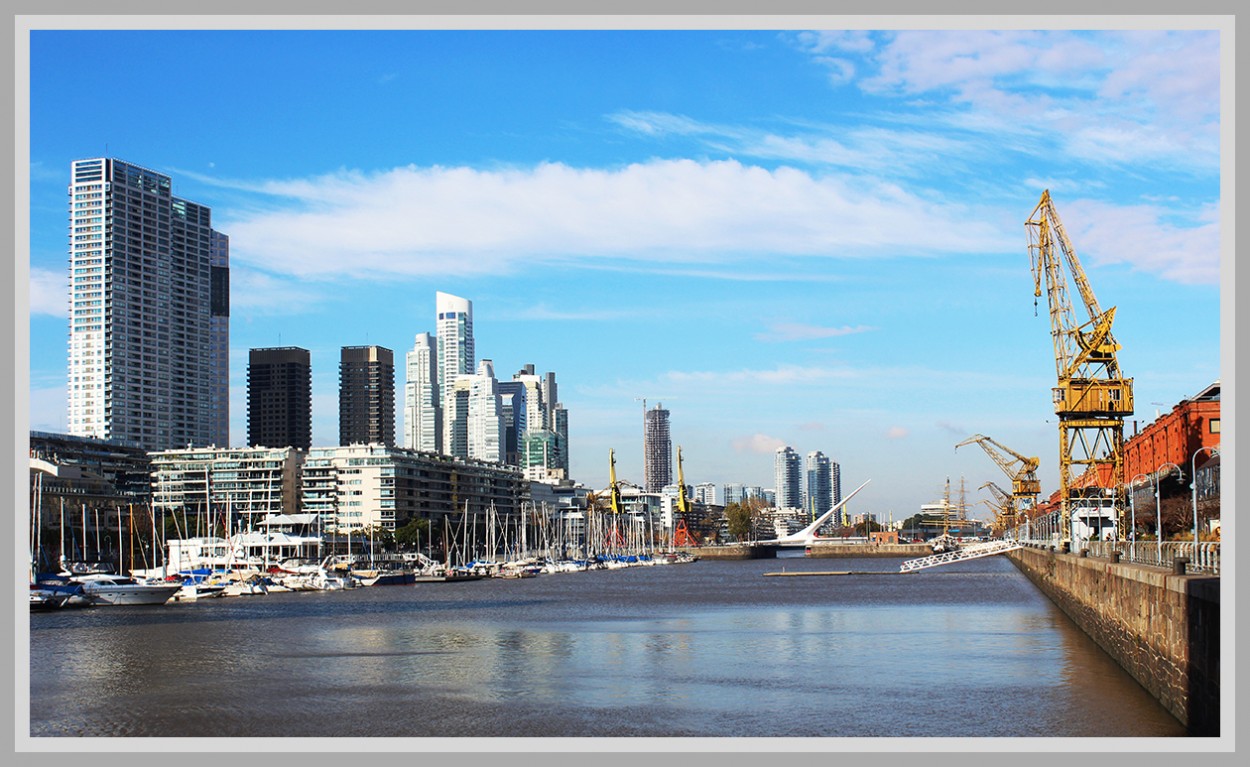 "Una Postal de Puerto Madero" de Silvia Emilia Guerra