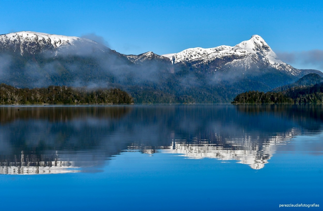 "Lago espejo" de Claudia Perez