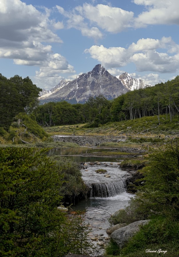 "Ushiaia/Tierra del Fuego" de Alberto Daniel Gangi