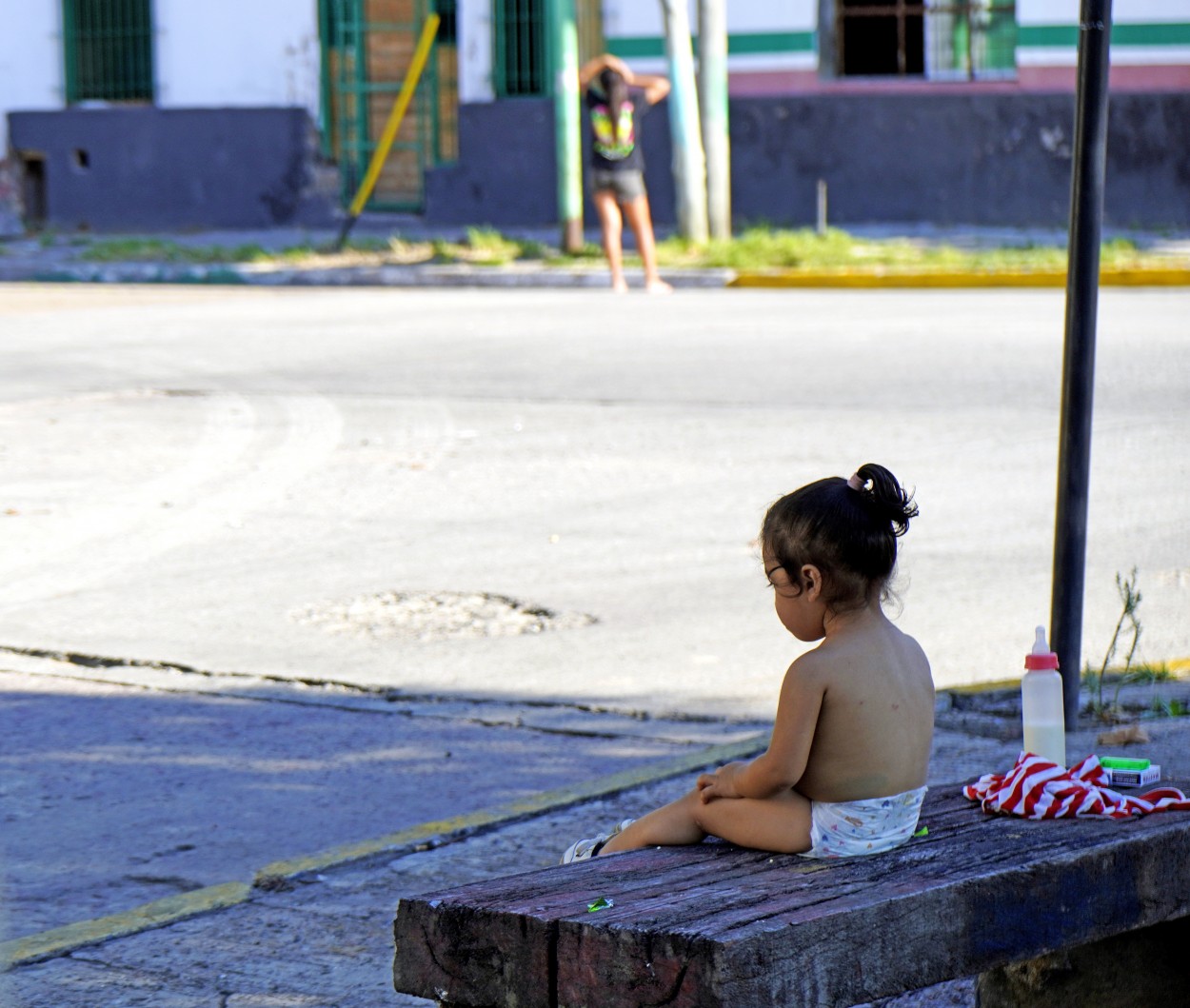 "Pequea meditando." de Laura Manassero