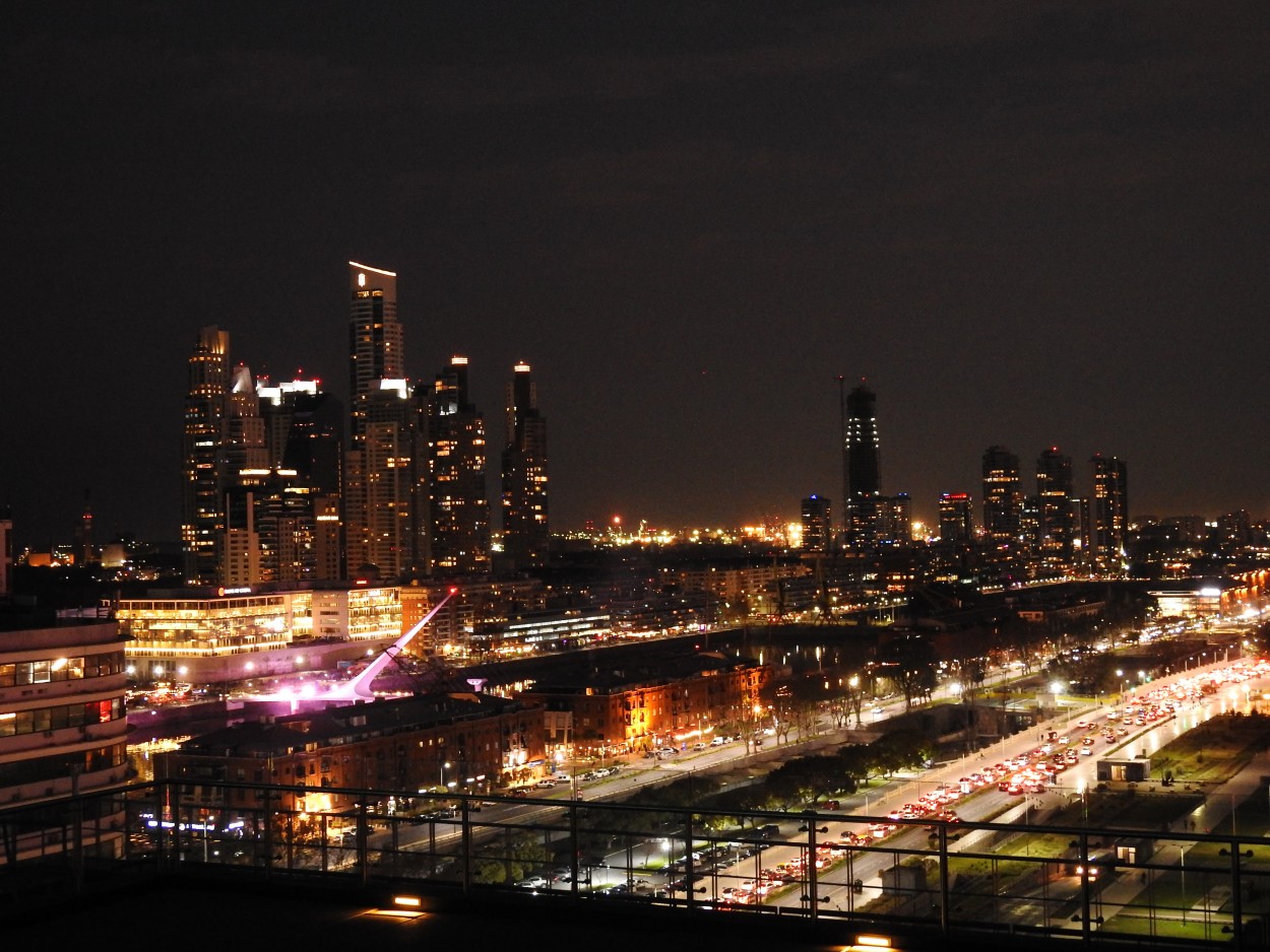 "Nocturno urbano" de Eduardo Torramorell