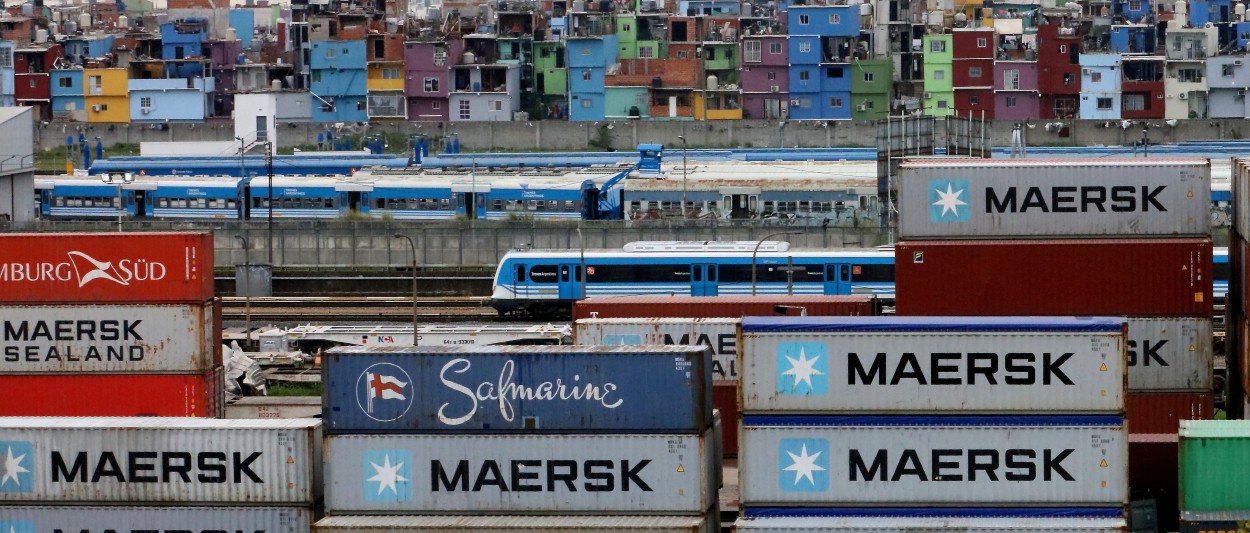 "Contenedores, trenes y chabolas pintadas." de Francisco Luis Azpiroz Costa