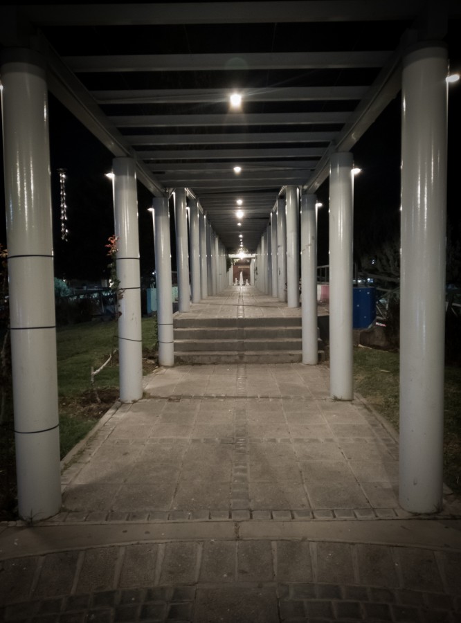 "Foto de calle. Punto de fuga `Noche`" de Jos Antonio Castro