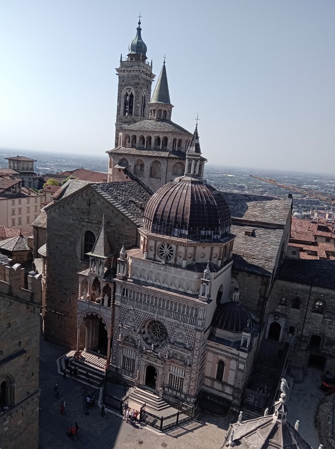 "Catedral de Bergamo" de Dina Maria Lezama