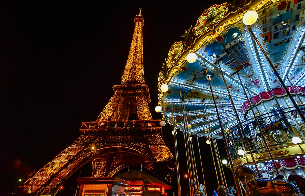 "Carrusel de la Torre Eiffel" de Claudio Salvagni