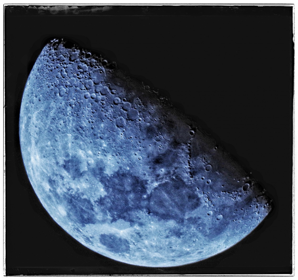 "La Luna de domingo 20:06" de Marcelo Di Marco