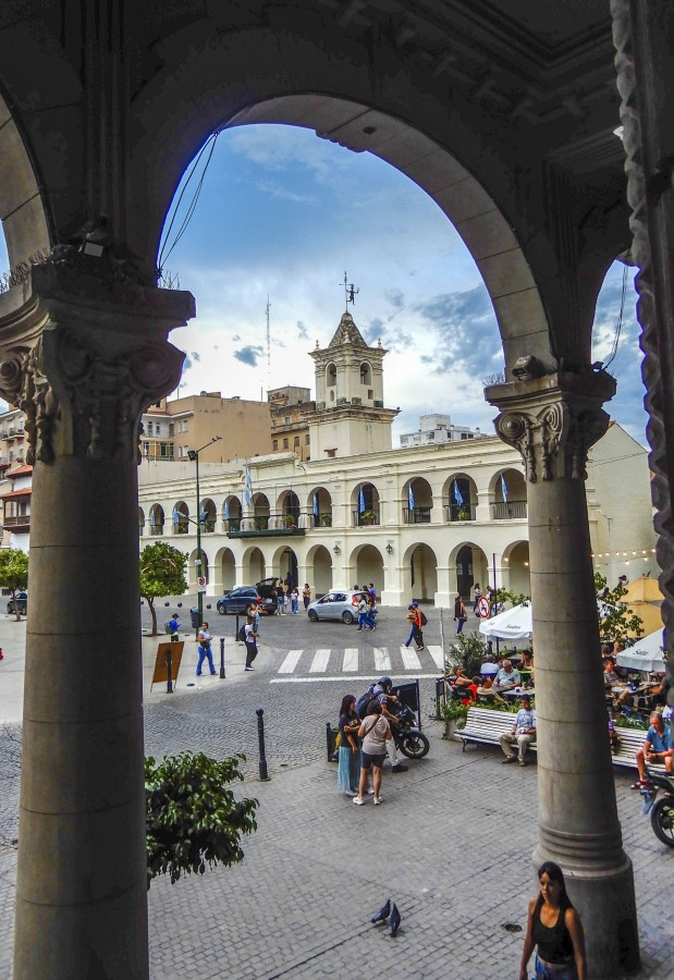 "Ecos de un ayer colonial" de Eduardo Torramorell