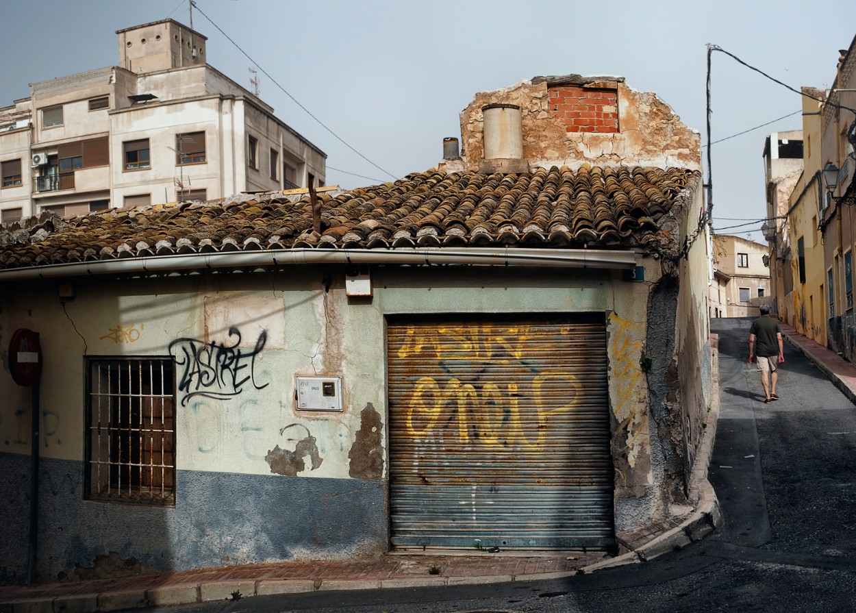 "Esquina con garaje" de Francisco Jos Cerd Ortiz