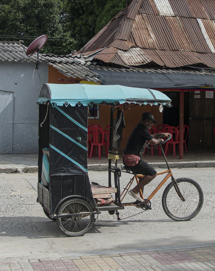 "taxi bici. Santa Marta, Colombia" de Esteban Eberle