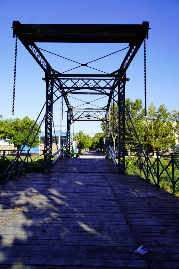 "Puente en Ensenada." de Laura Manassero