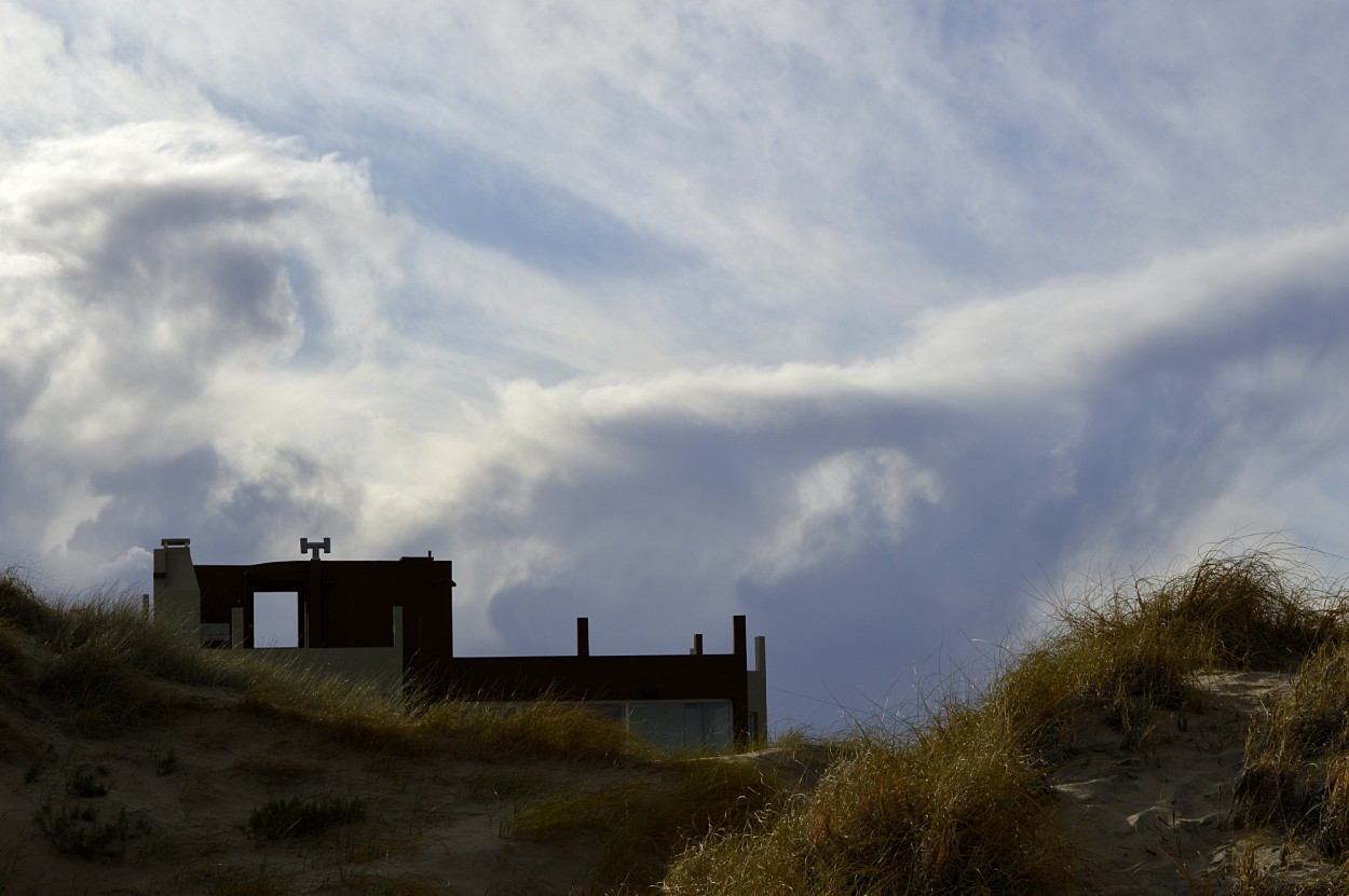 "la duna la casa y el cielo" de Marcos Pedro Escudero