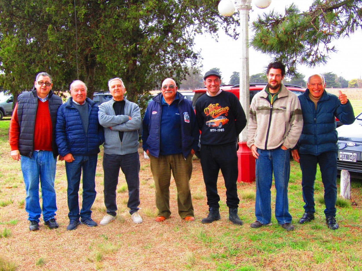 "Hay equipo " de Miguel Angel Palermo