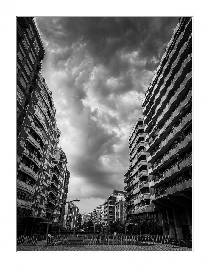 "Llega La Tormenta" de Carmen Esteban