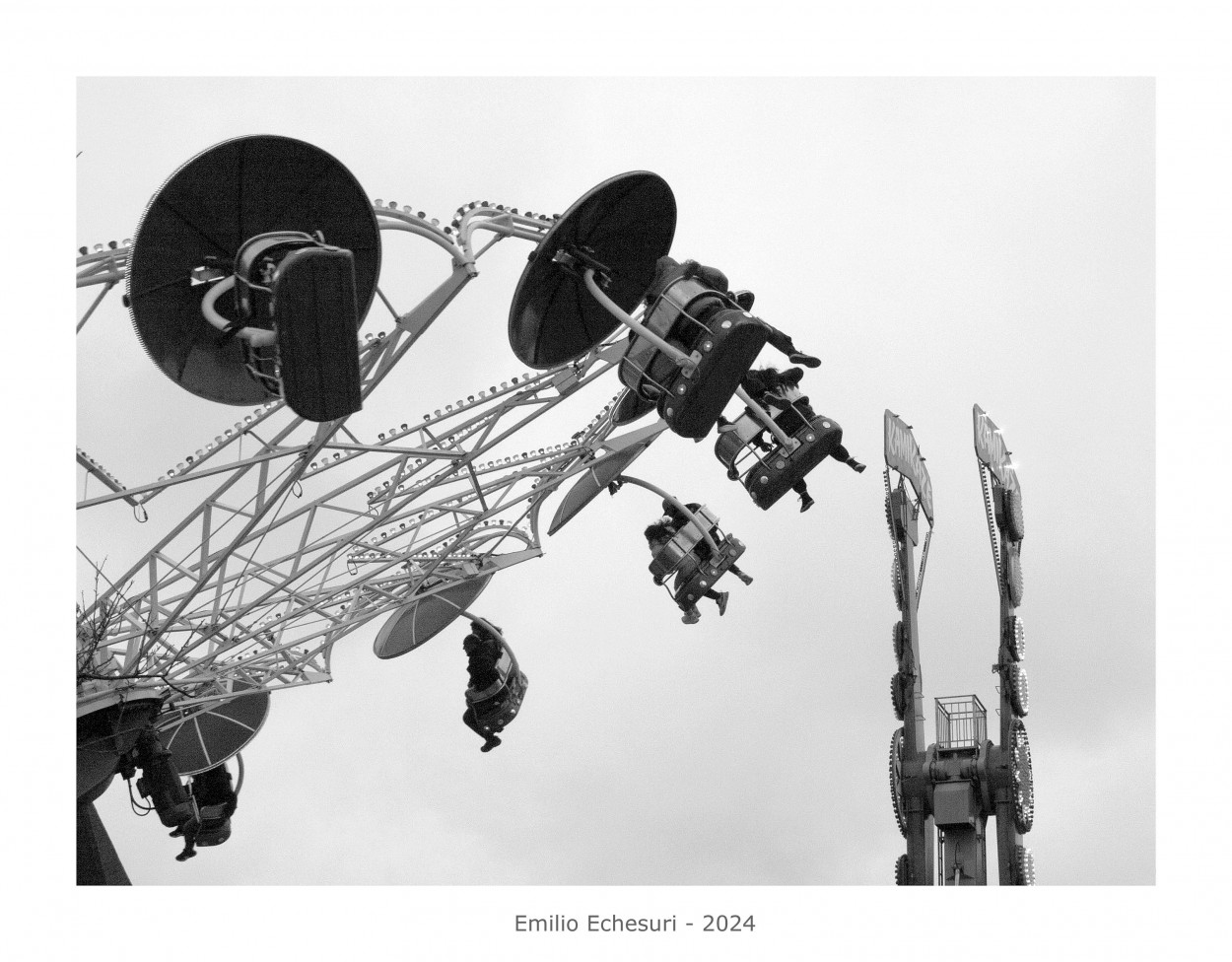 "Volando alto" de Emilio Echesuri