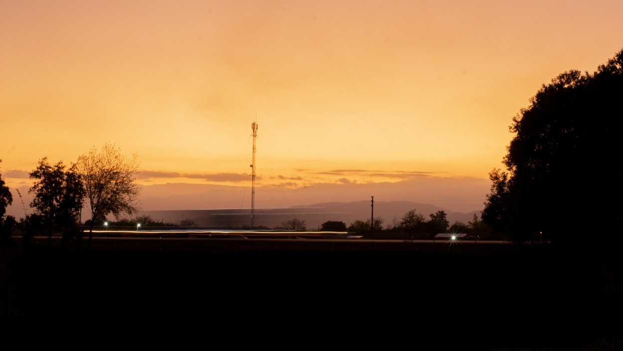 "Nuevamente llega el atardecer." de Anahi Vildoza