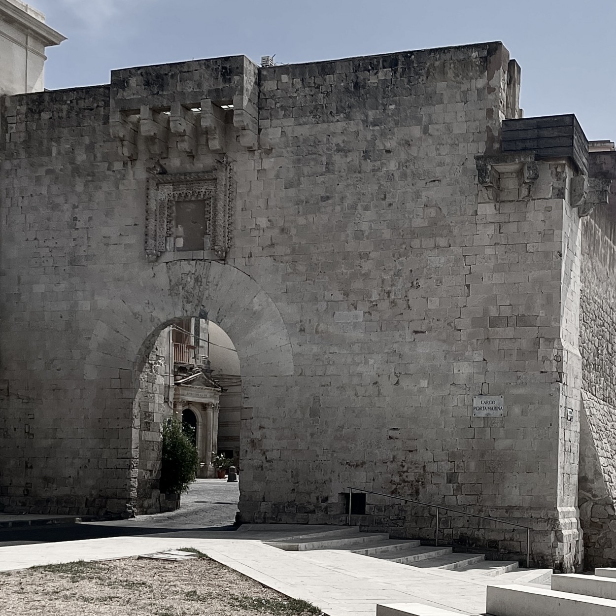 "Murallas de Ortigia. Siracusa" de Carmen Estevez