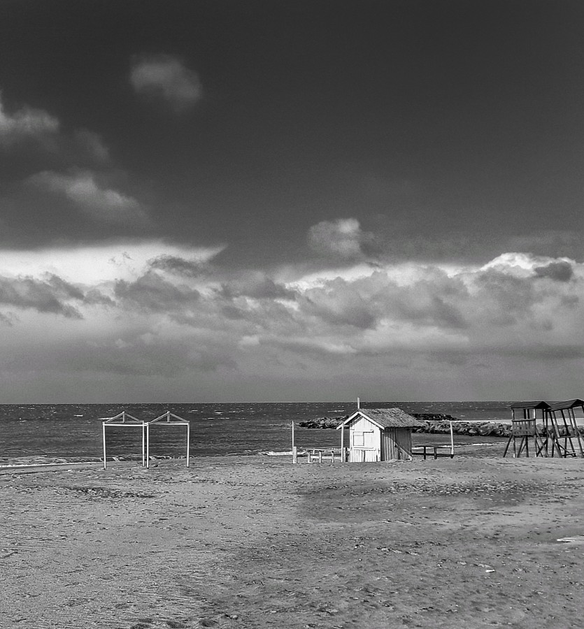 "Playa solitaria" de Roberto Guillermo Hagemann