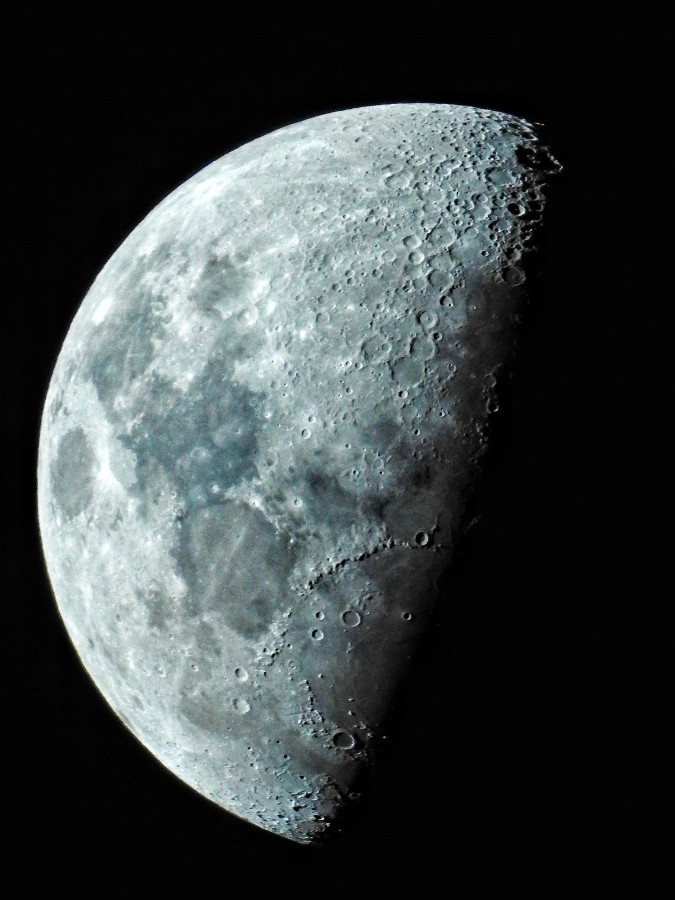 "La Luna 21:44 hs en Olavarra..." de Marcelo Di Marco