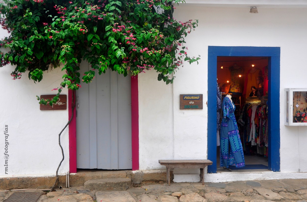 "Tienda en Paraty" de Ricardo Mximo Lopez Moral